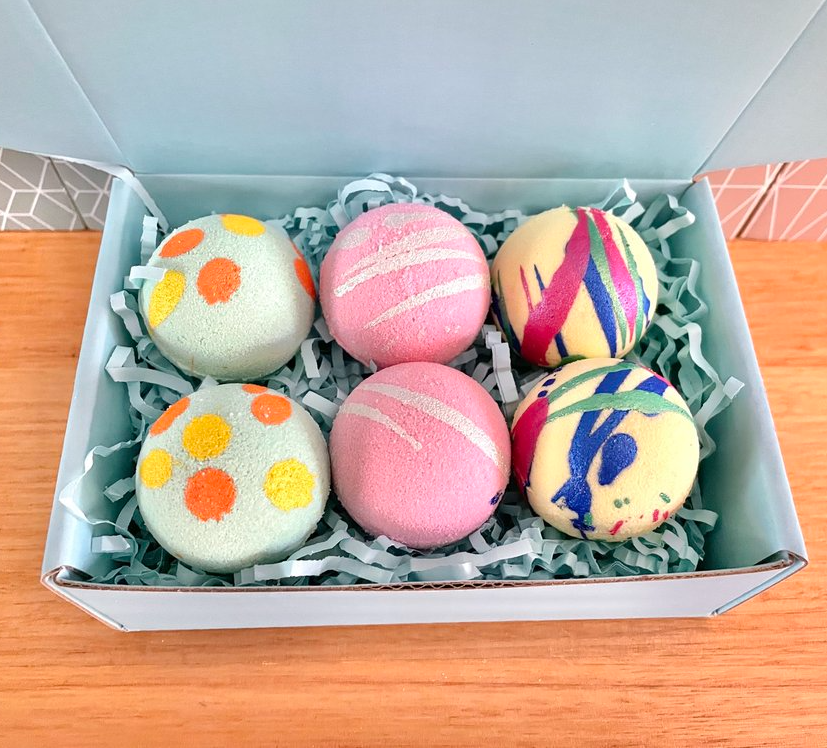 Mini Bath Bomb Gift Box | Blue - Strawberry, Pineapple, Monkey Farts